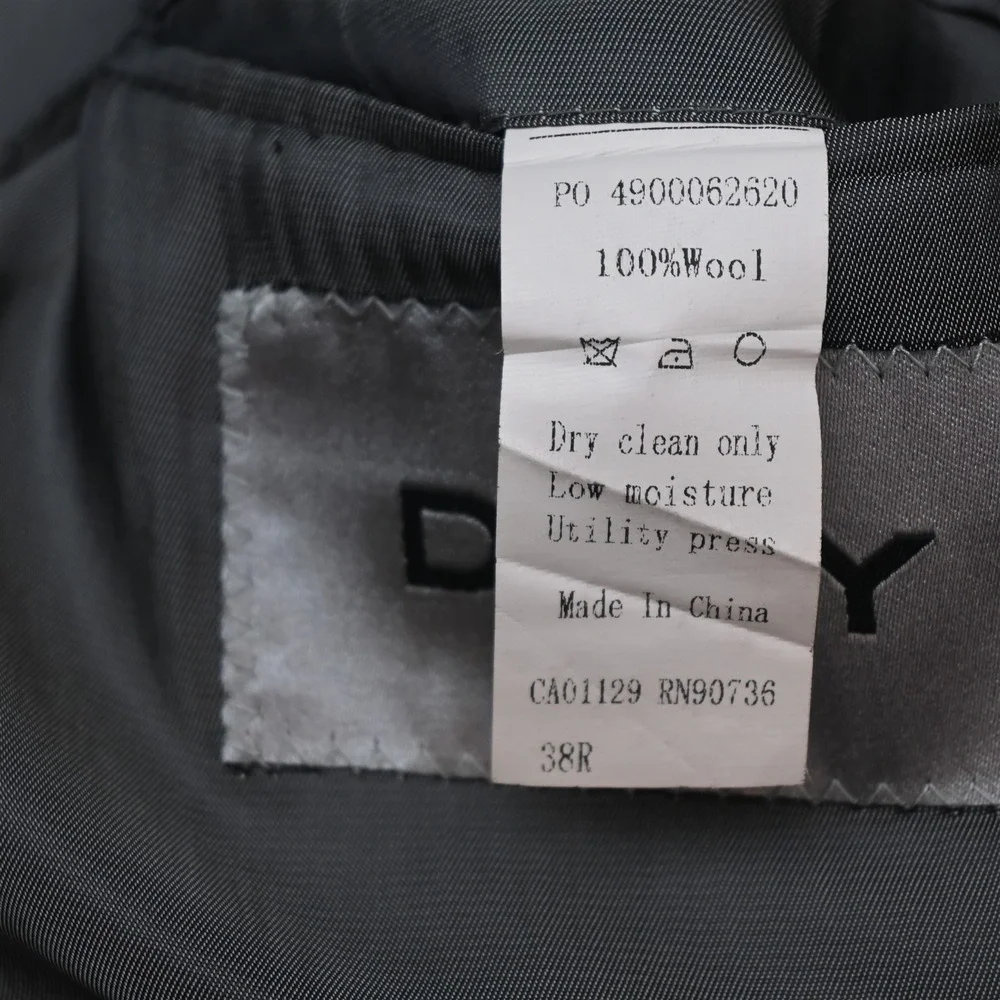 DKNY 38R 30x30 Gray Sharkskin 100% Reda Wool Mens Jacket Pants Suit
